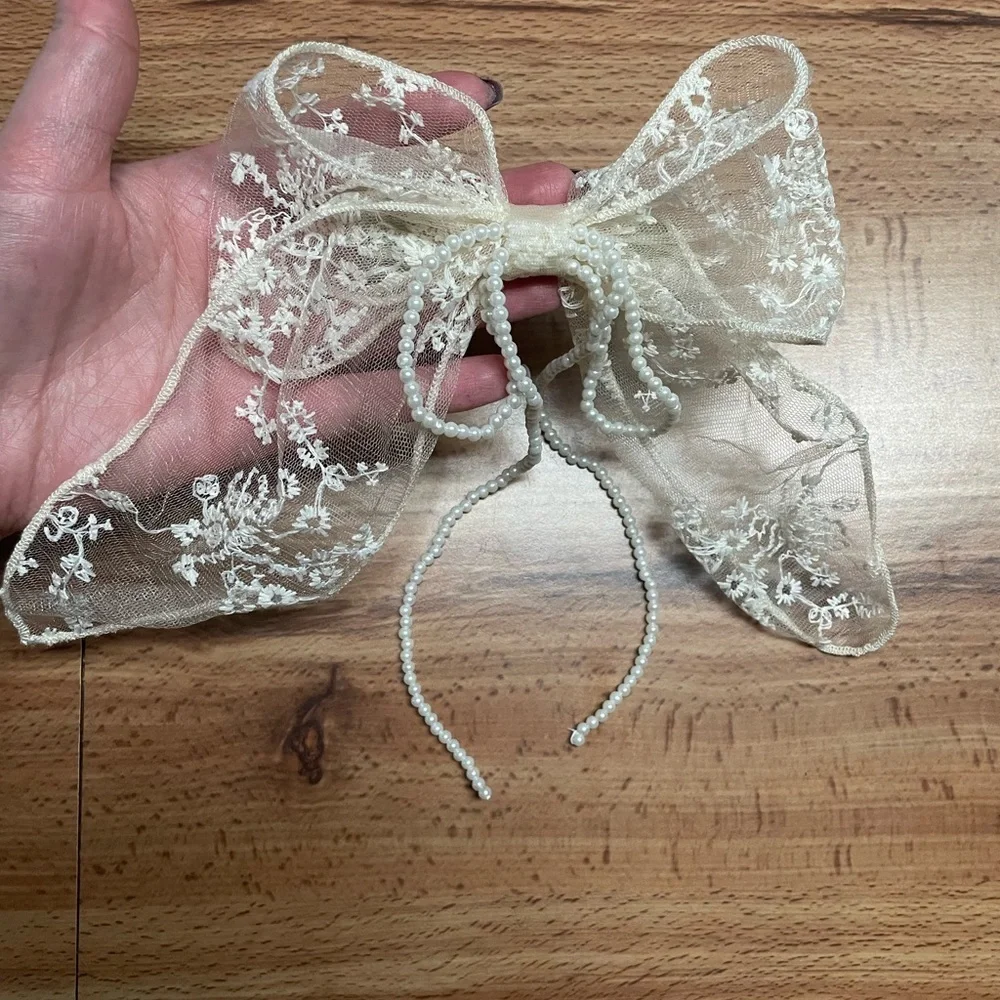 Beige Lace & Pearl Bow French Barrette Hair Clip